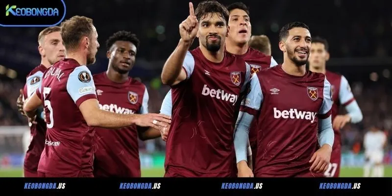 Soi kèo Leeds United vs West Ham lúc 02:00 ngày 25/10